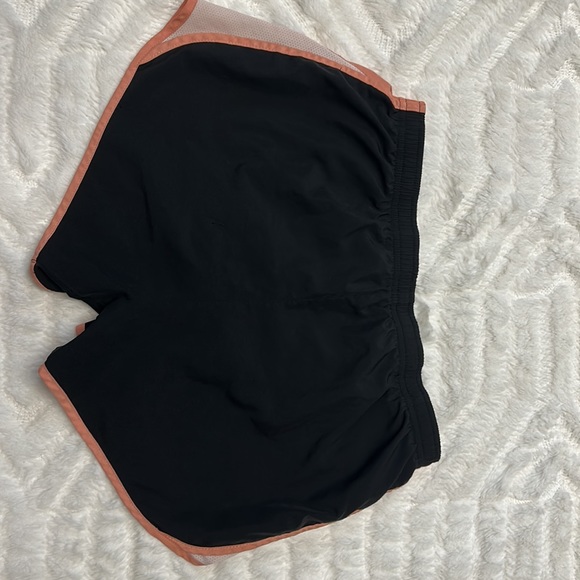 Nike Running Shorts - Picture 2 of 3